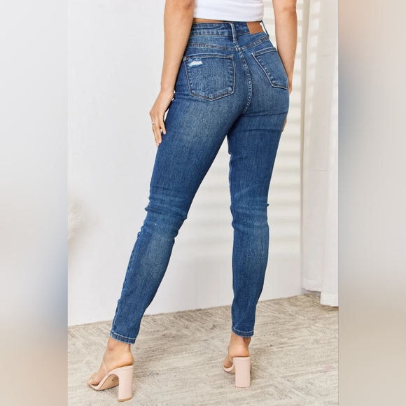 JUDY BLUE Full Size High Waist Distressed Slim Jeans Sale 20% OFF!! - Picture 4 of 5